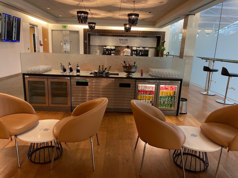 self service soft drinks and wine at BA business lounge